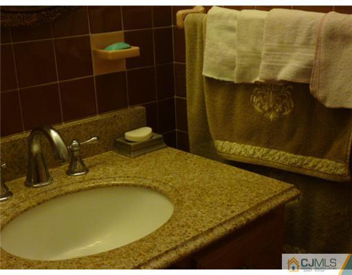 90 Devon Road Colonia, NJ 07067 - Photo 5 of 8 Gallery Image 5