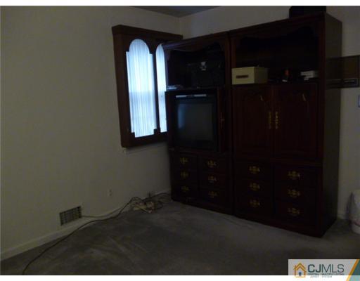 90 Devon Road Colonia, NJ 07067 - Photo 6 of 8 Gallery Image 6