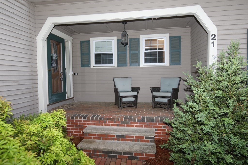 21 Kelshill Road Chelmsford, MA 01863 - Photo 3 of 42 Gallery Image 3