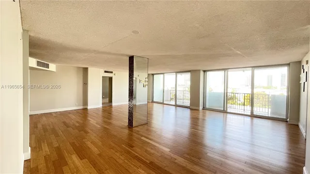 $3,300 | 3703 Northeast 166th Street, Unit 602, North Miami Beach, FL 33160