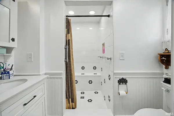 $304,000 | 611 East 3rd Street, Brookston, IN 47923