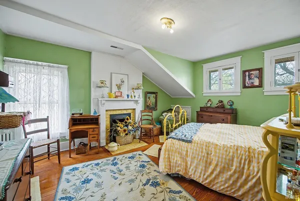 $304,000 | 611 East 3rd Street, Brookston, IN 47923