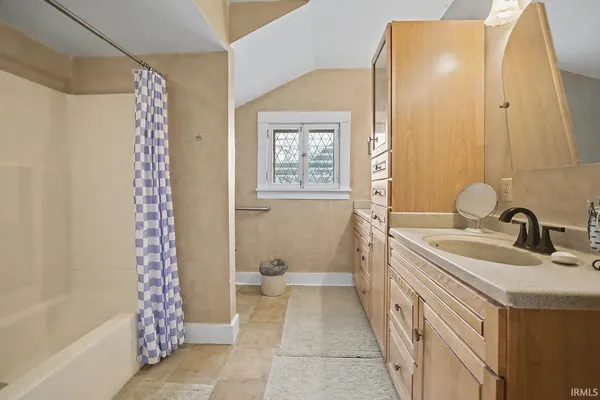 $304,000 | 611 East 3rd Street, Brookston, IN 47923