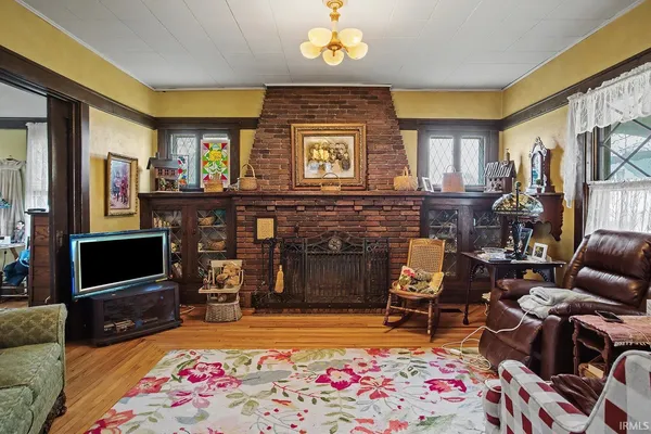 $304,000 | 611 East 3rd Street, Brookston, IN 47923