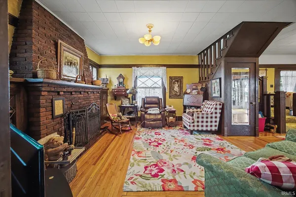 $304,000 | 611 East 3rd Street, Brookston, IN 47923