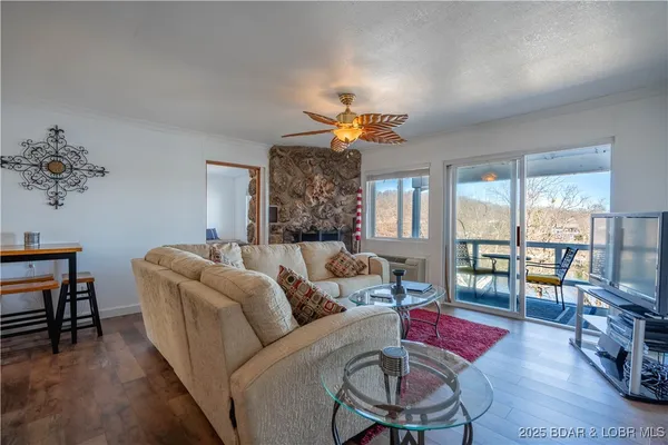 $199,900 | 71 Wheel House Circle, Unit 3, Lake Ozark, MO 65049