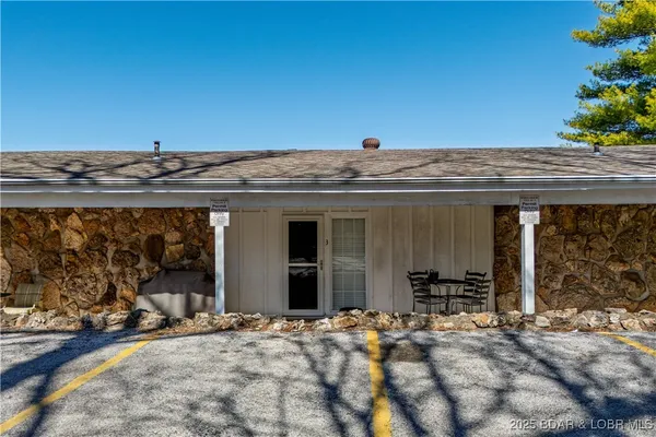 $199,900 | 71 Wheel House Circle, Unit 3, Lake Ozark, MO 65049