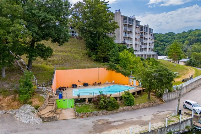 $199,900 | 71 Wheel House Circle, Unit 3, Lake Ozark, MO 65049