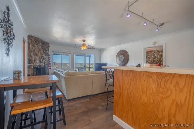 $199,900 | 71 Wheel House Circle, Unit 3, Lake Ozark, MO 65049