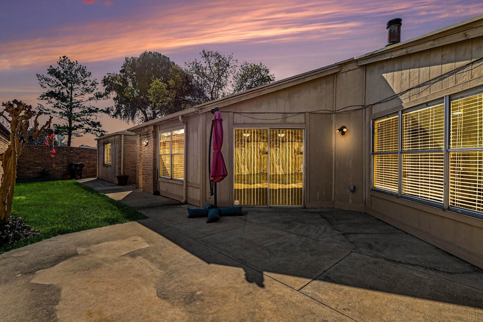 2450 Blackridge Road Houston, TX 77067 - Photo 20 of 21 a front view of a house with a yard