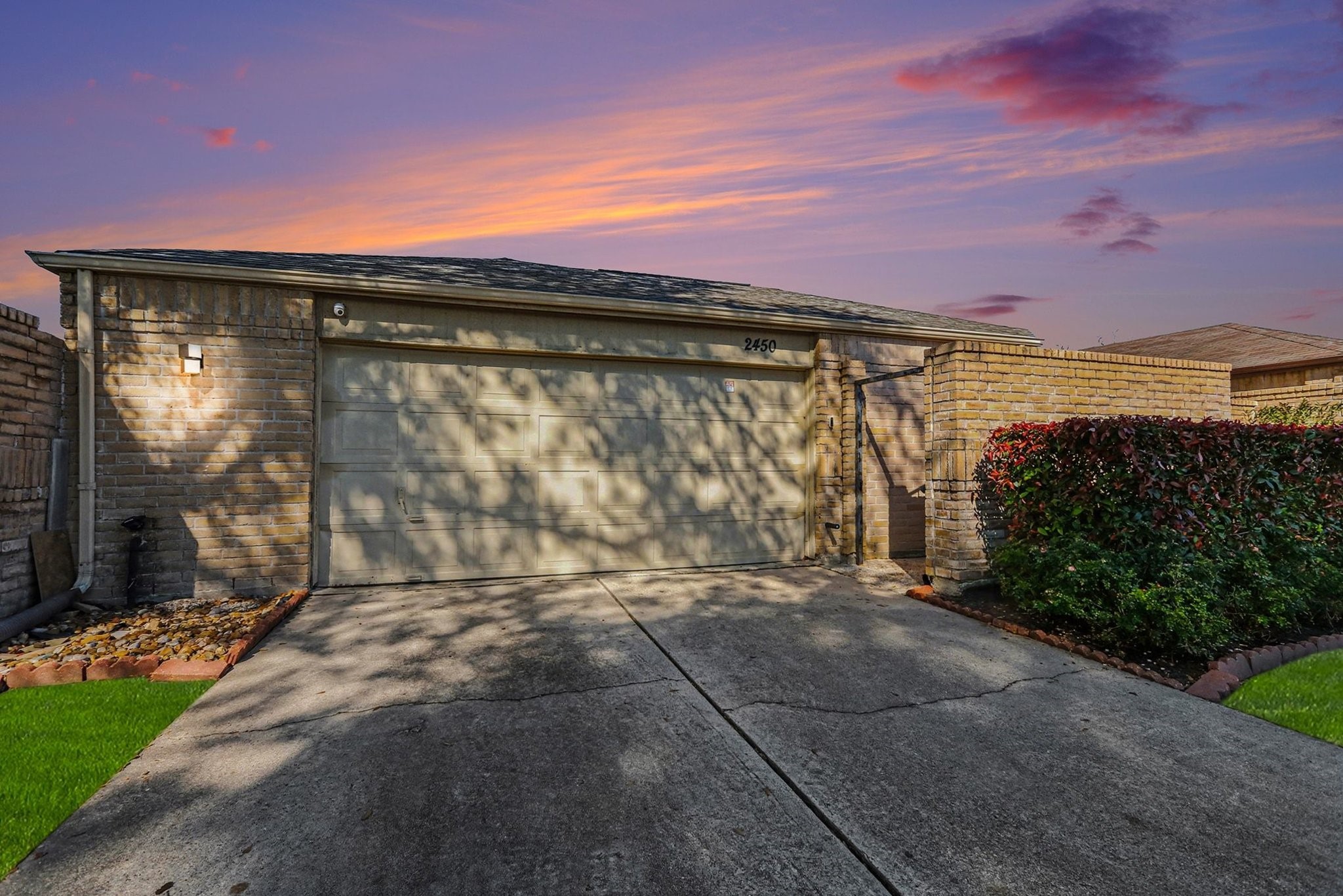 2450 Blackridge Road Houston, TX 77067 - Photo 2 of 21 a view of a outdoor space