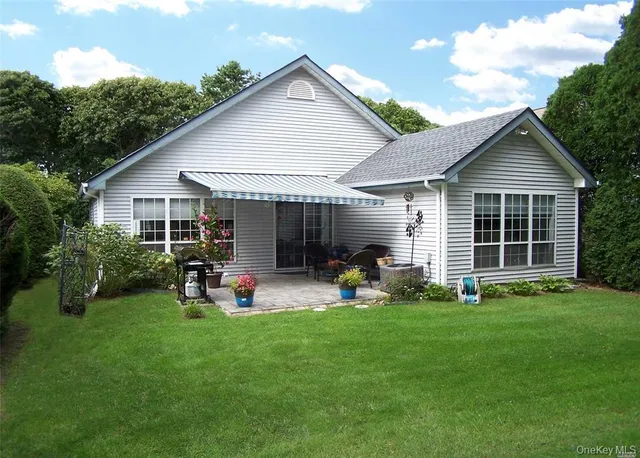 $459,000 | 38 Huntingdale Way, Middle Island, NY 11953