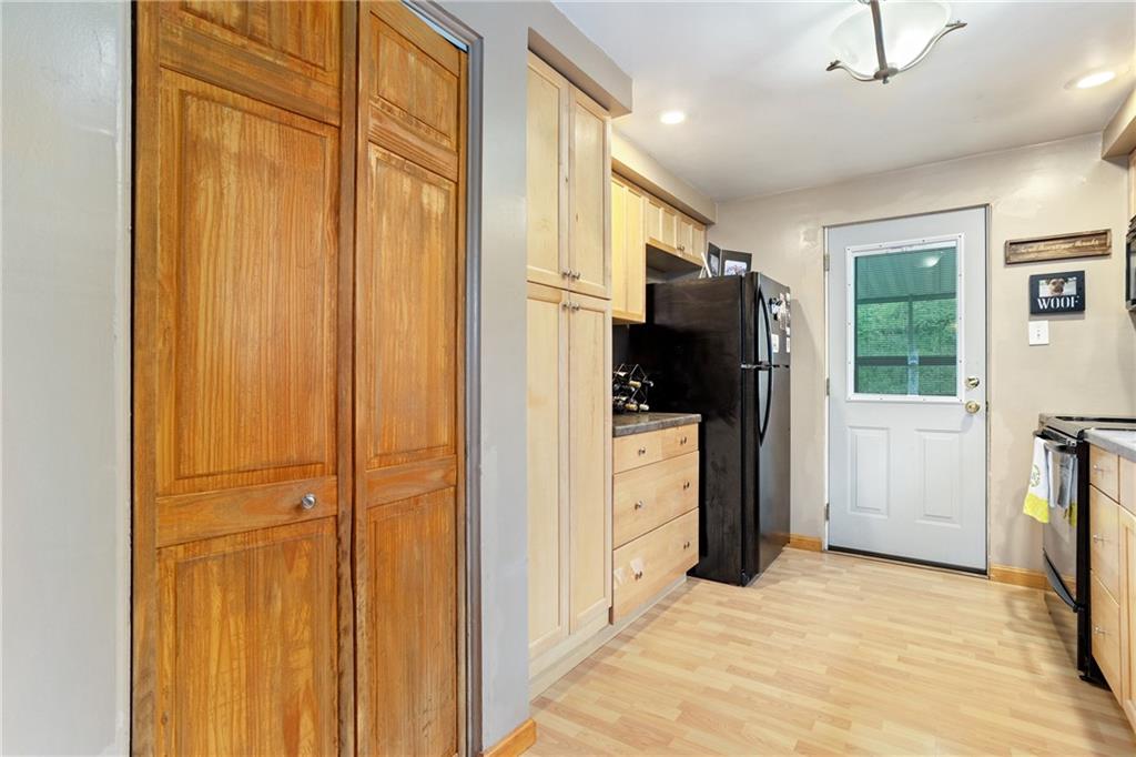 2320 Crestview Road Pittsburgh, PA 15216 - Photo 12 of 24 Gallery Image 12