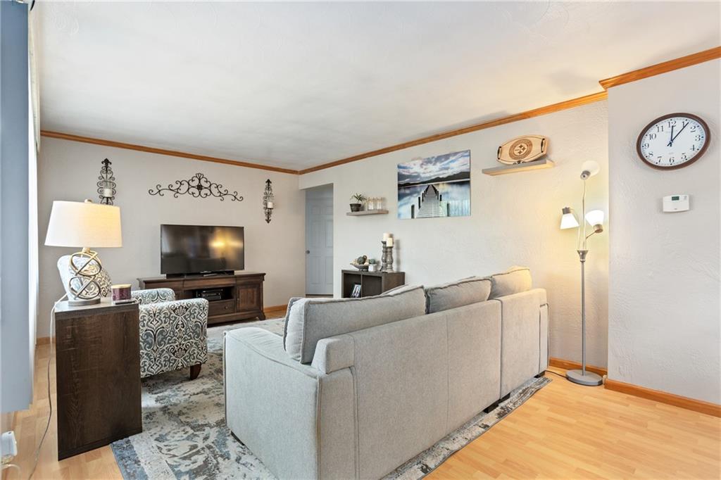 2320 Crestview Road Pittsburgh, PA 15216 - Photo 8 of 24 Gallery Image 8