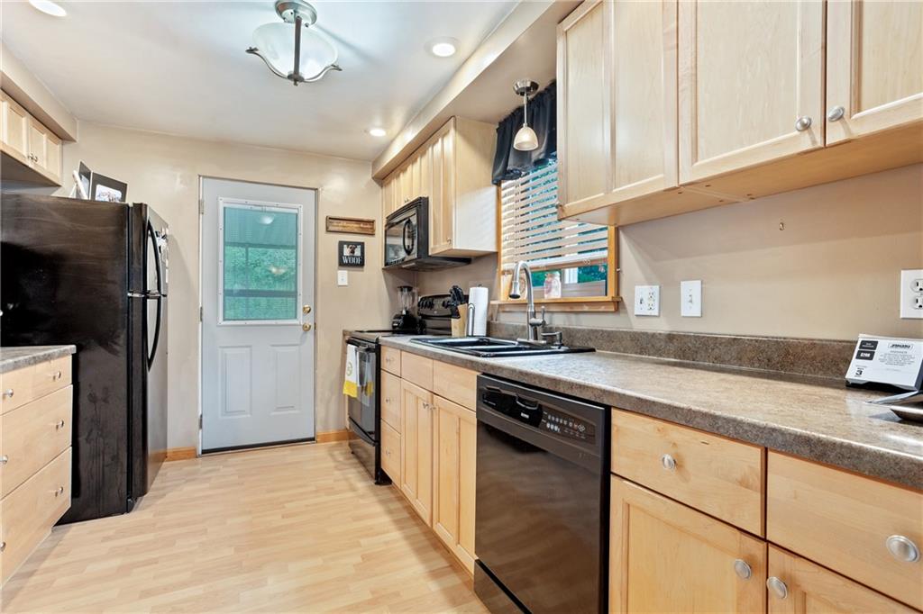 2320 Crestview Road Pittsburgh, PA 15216 - Photo 10 of 24 Gallery Image 10