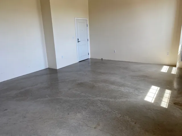 $1,750 | 35 Riverwalk Way, Unit R315, Lowell, MA 01854