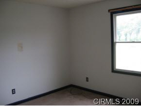 2810 Wallick Road Peru, IN 46970 - Photo 4 of 11 Gallery Image 4