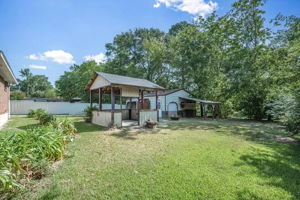 $2,000 | 408 North Richardson Street, Grand Saline, TX 75140
