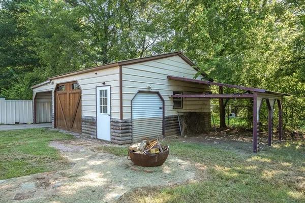 $2,000 | 408 North Richardson Street, Grand Saline, TX 75140