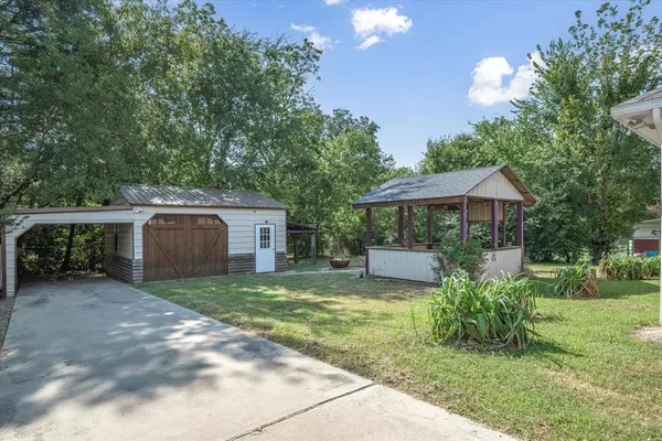 $2,000 | 408 North Richardson Street, Grand Saline, TX 75140