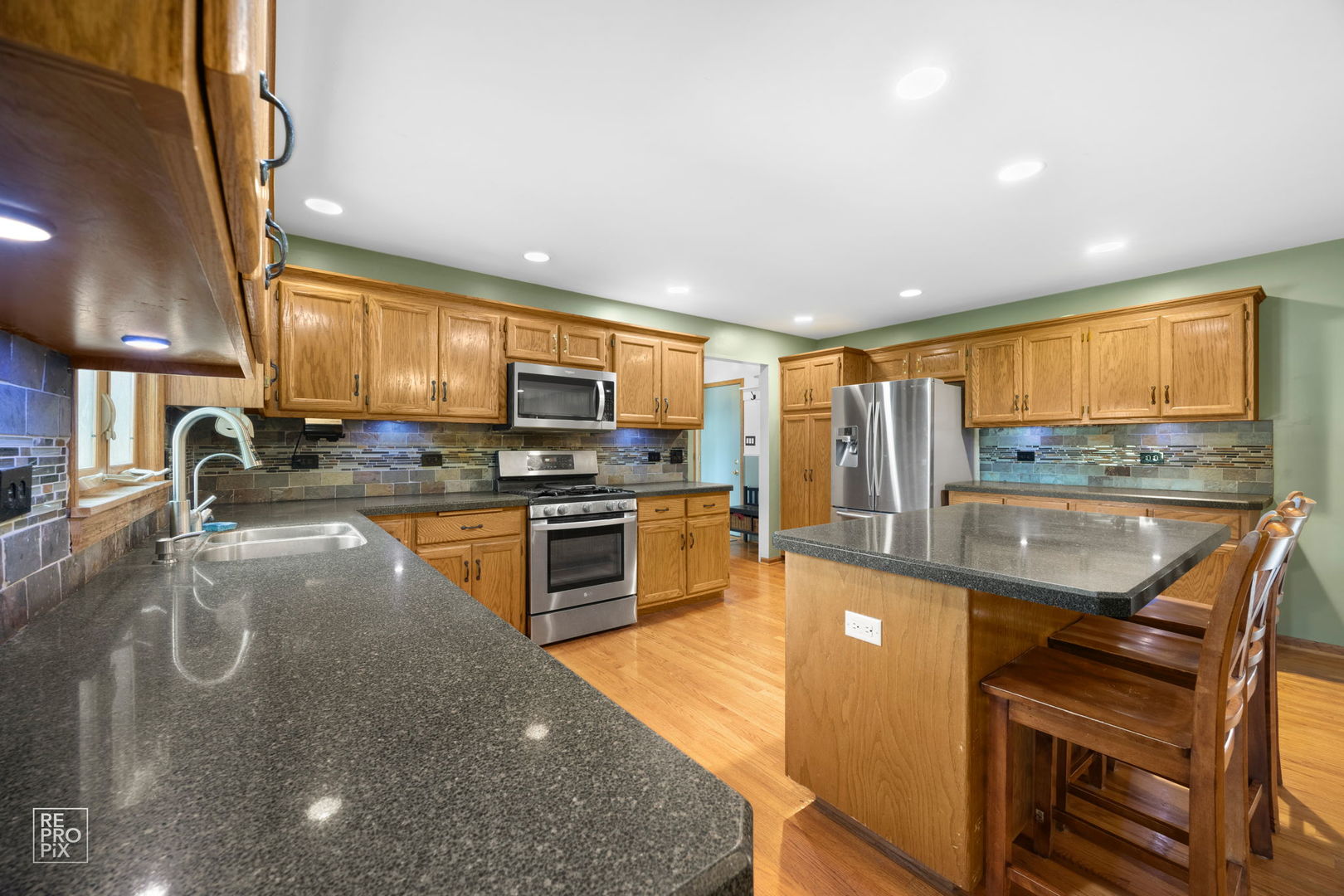 22600 South Farm View Road New Lenox, IL 60451 - Photo 11 of 41 Gallery Image 11