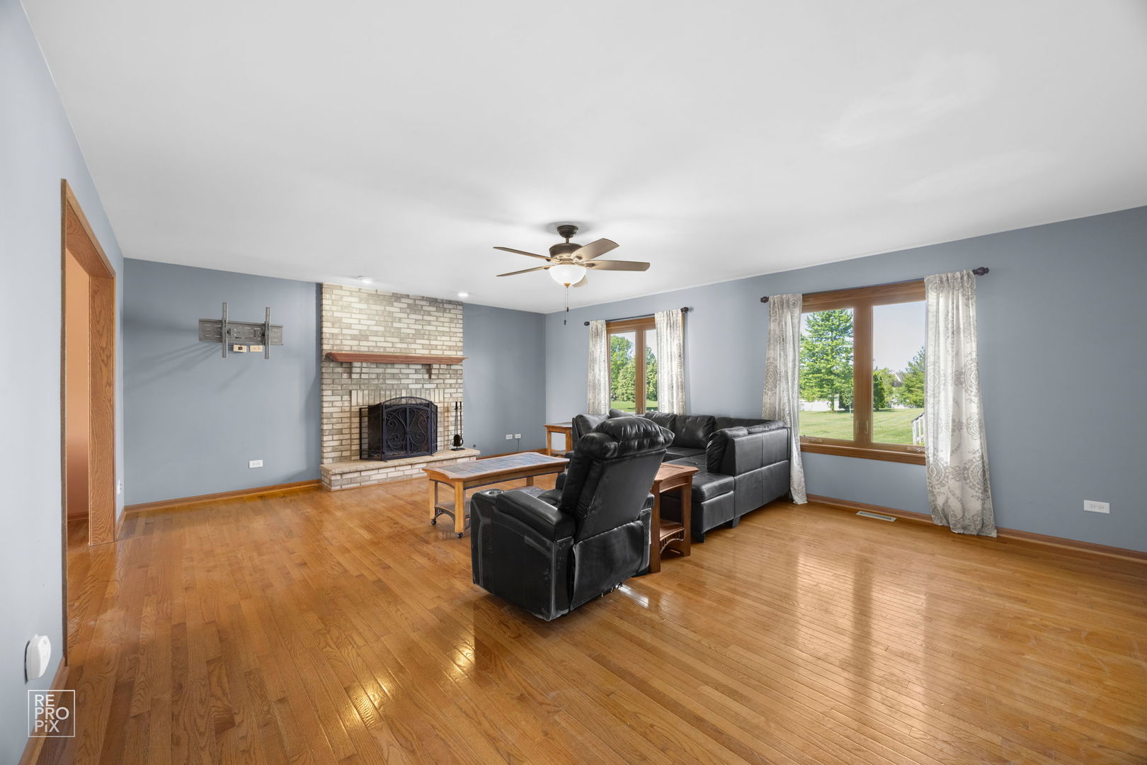 22600 South Farm View Road New Lenox, IL 60451 - Photo 8 of 41 Gallery Image 8