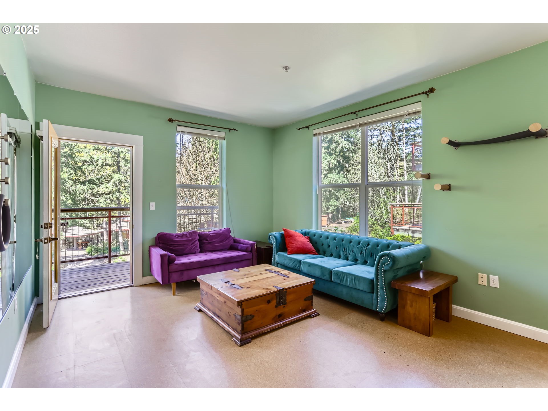9601 Northwest Leahy Road, Unit 212 Portland, OR 97229 - Photo 8 of 20 Living Room