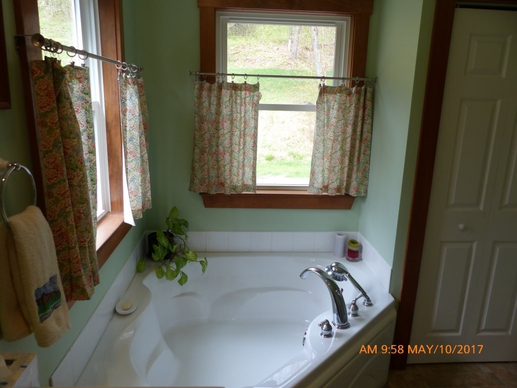 153 Shepardson Hollow Road Fairfax, VT 05444 - Photo 10 of 25 Gallery Image 10
