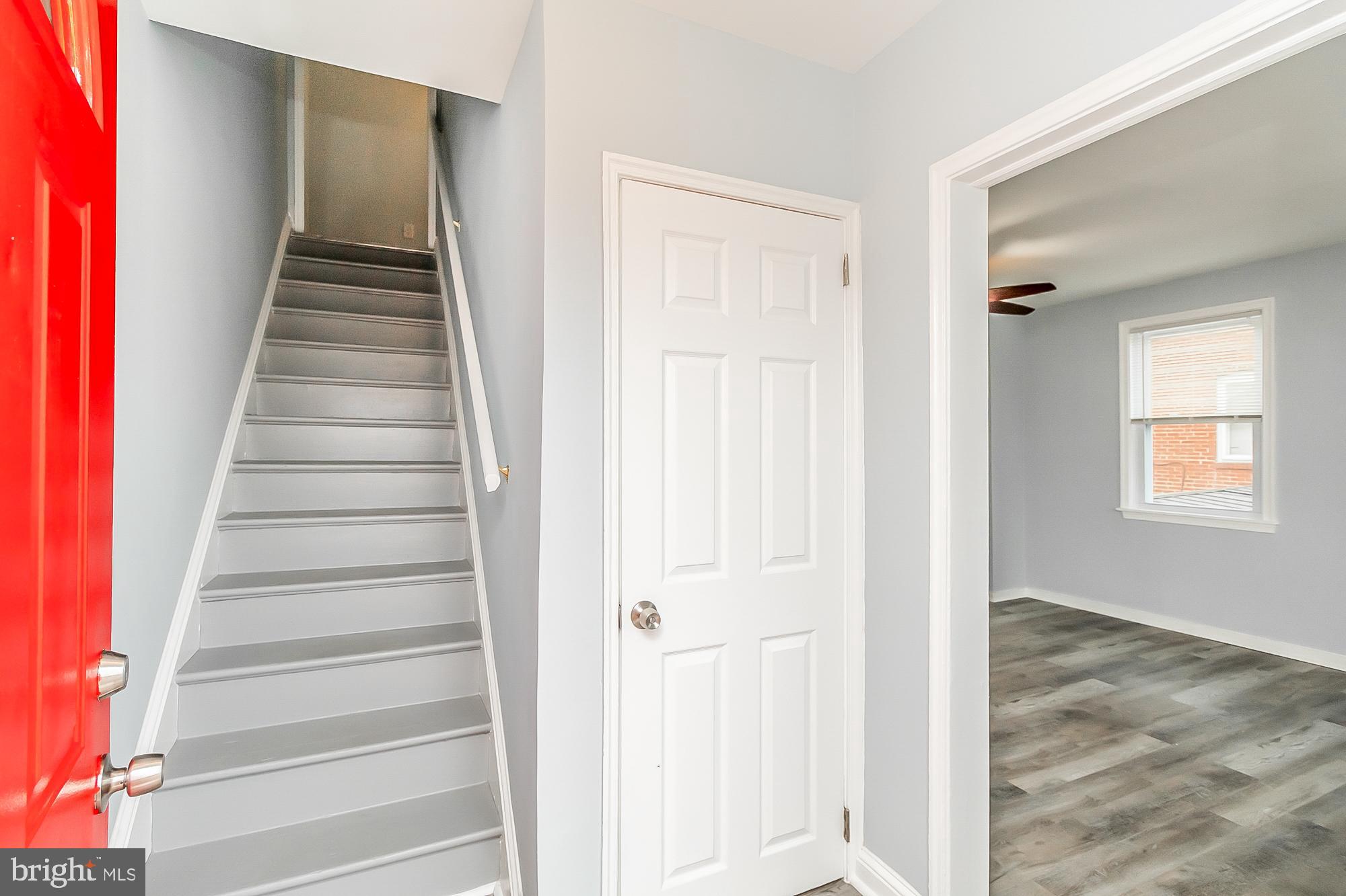 2928 Sollers Point Road Dundalk, MD 21222 - Photo 4 of 41 Entry Way