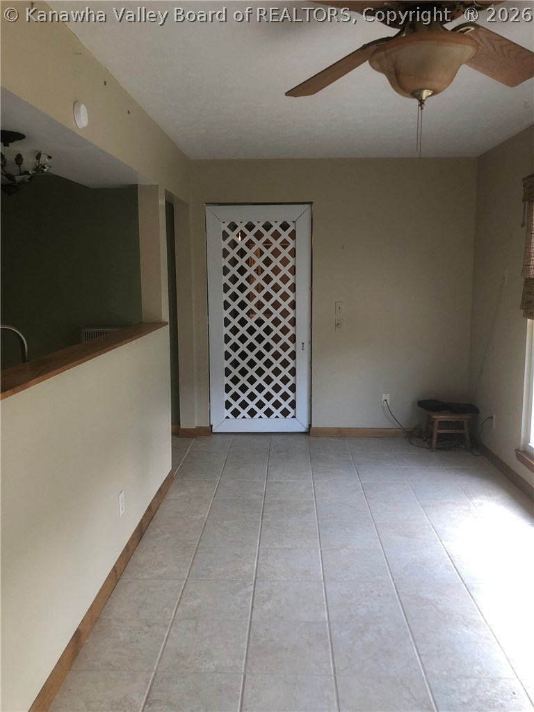 23993 Sandhill Road Letart, WV 25253 - Photo 16 of 31 Dinning Area