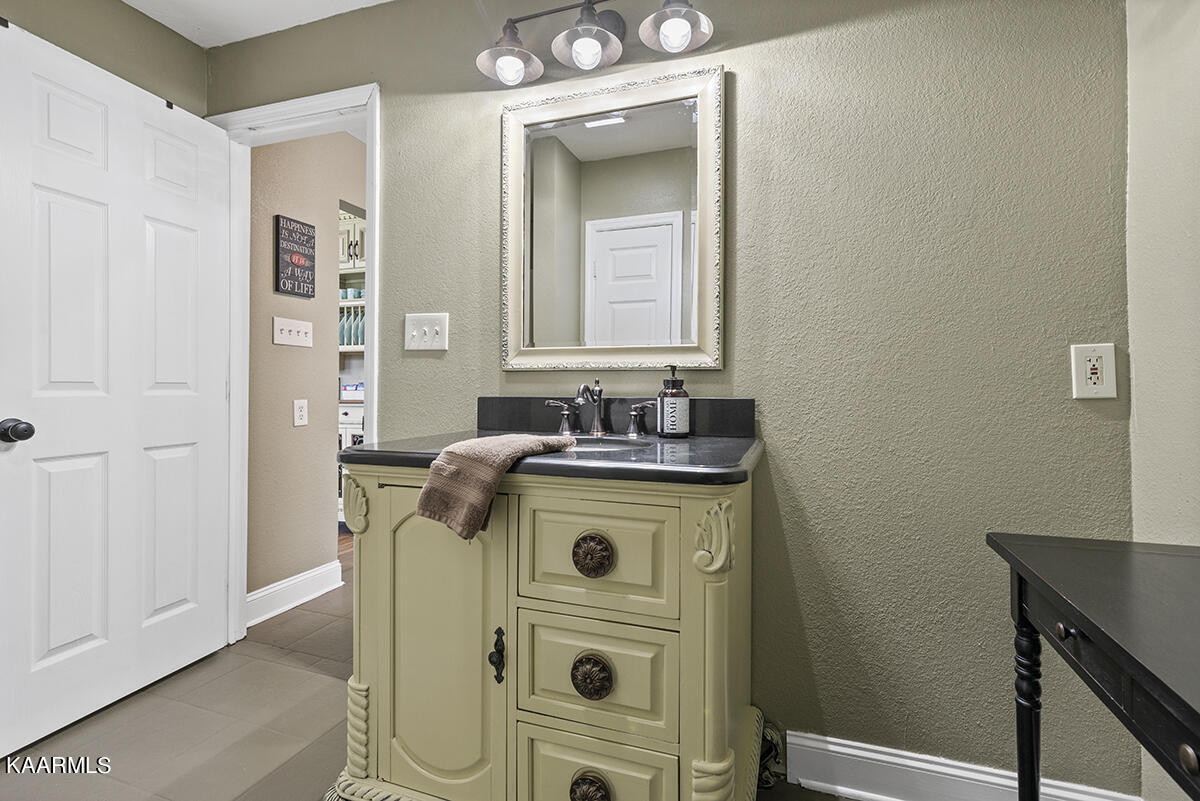 566 Granite Road Clinton, TN 37716 - Photo 25 of 55 DSC_5333