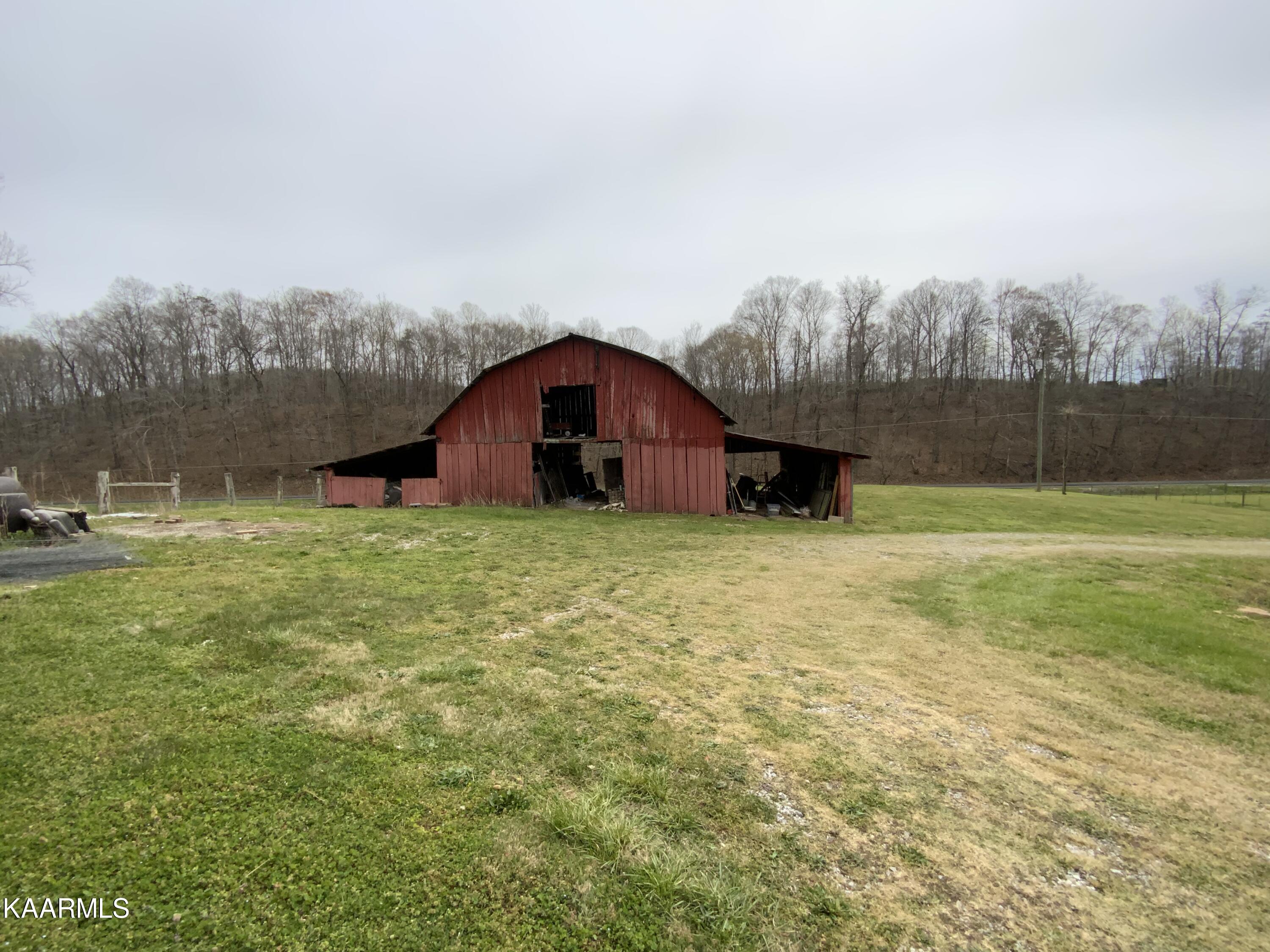 566 Granite Road Clinton, TN 37716 - Photo 29 of 55 404BB068-3273-4E69-B2A4-528B05BC0C28