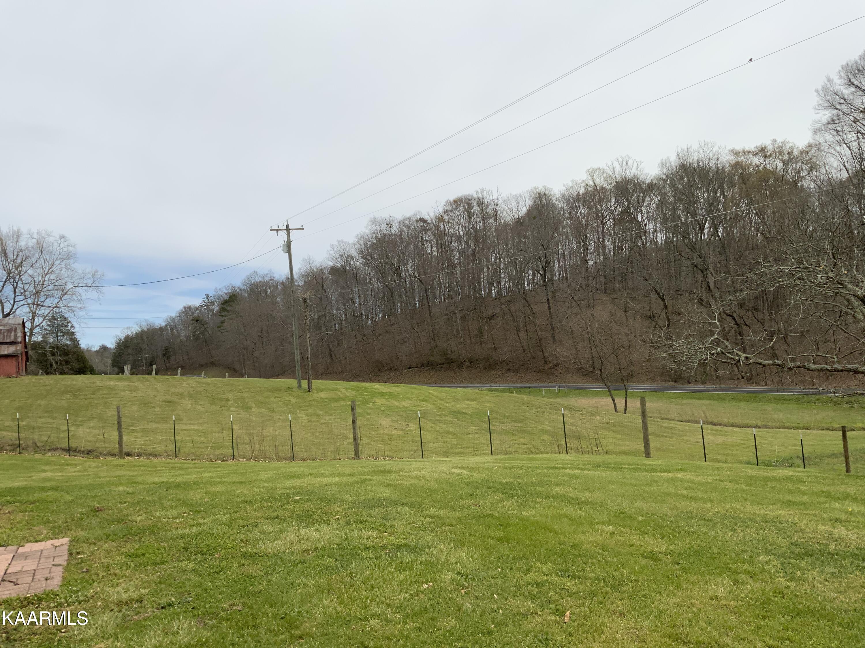 566 Granite Road Clinton, TN 37716 - Photo 32 of 55 3A20934D-6736-424A-9571-E124EFC454BD