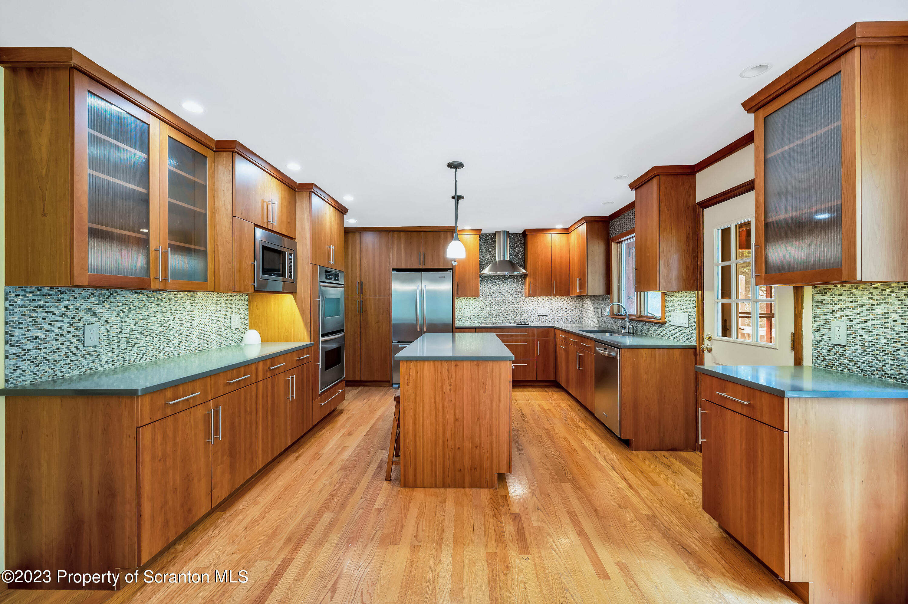 702 South Abington Road Clarks Summit, PA 18411 - Photo 9 of 49 Gallery Image 9