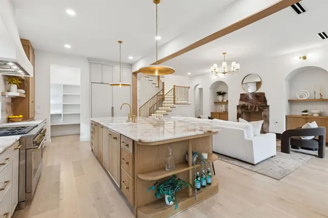 $1,995,000 | 2026 Euclid Avenue, Dallas, TX 75206