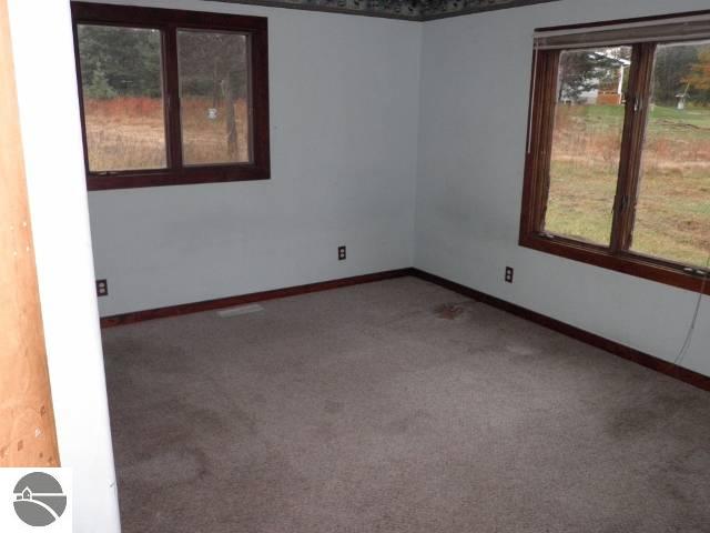 3233 County Line Road East Kingsley, MI 49649 - Photo 9 of 13 1731332-8.JPG