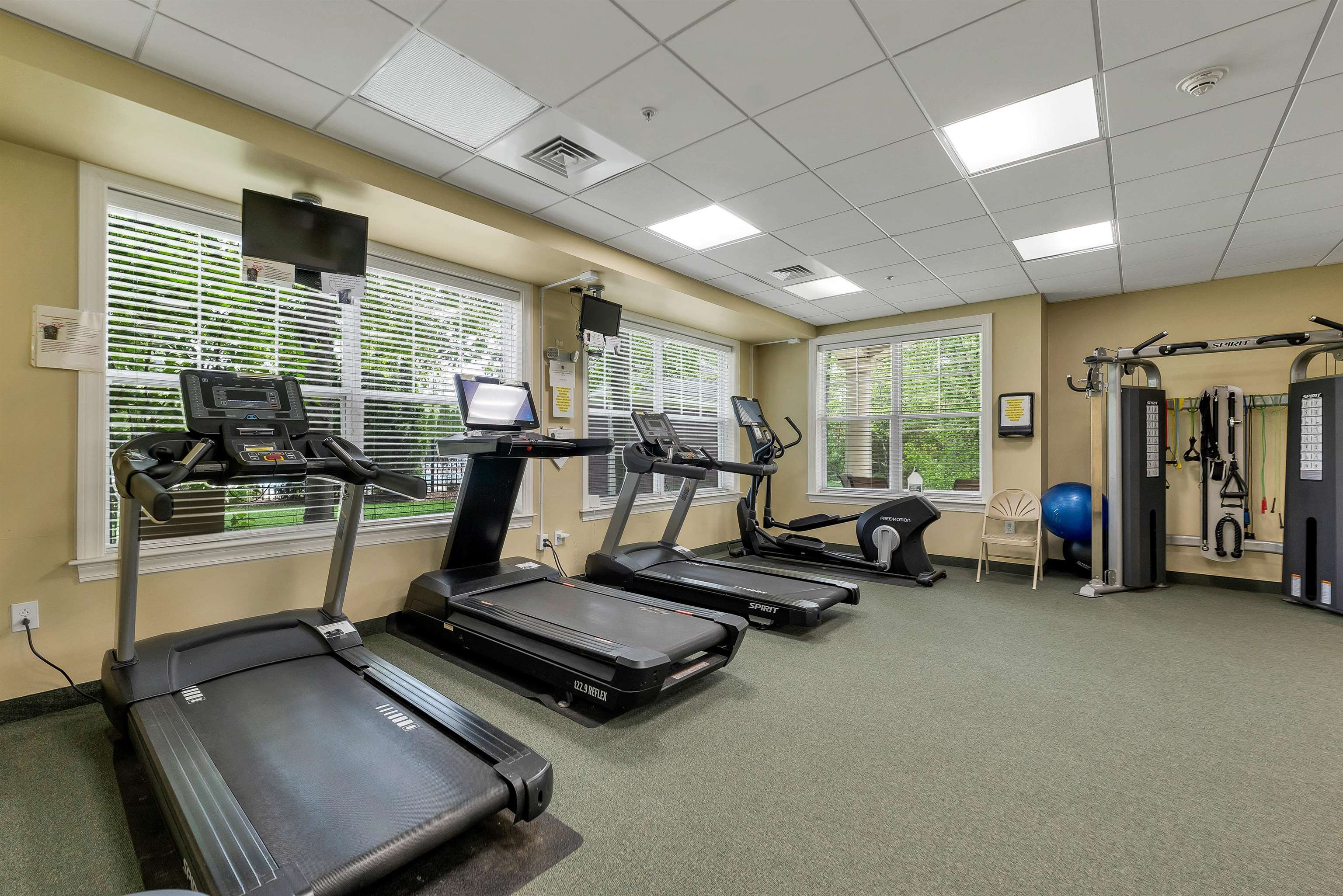 17 Roundabout Way, Unit 5 Manchester, NH 03102 - Photo 54 of 57