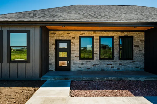$405,000 | 1452 Stone Rdg Dr., Ranchester, WY 82839