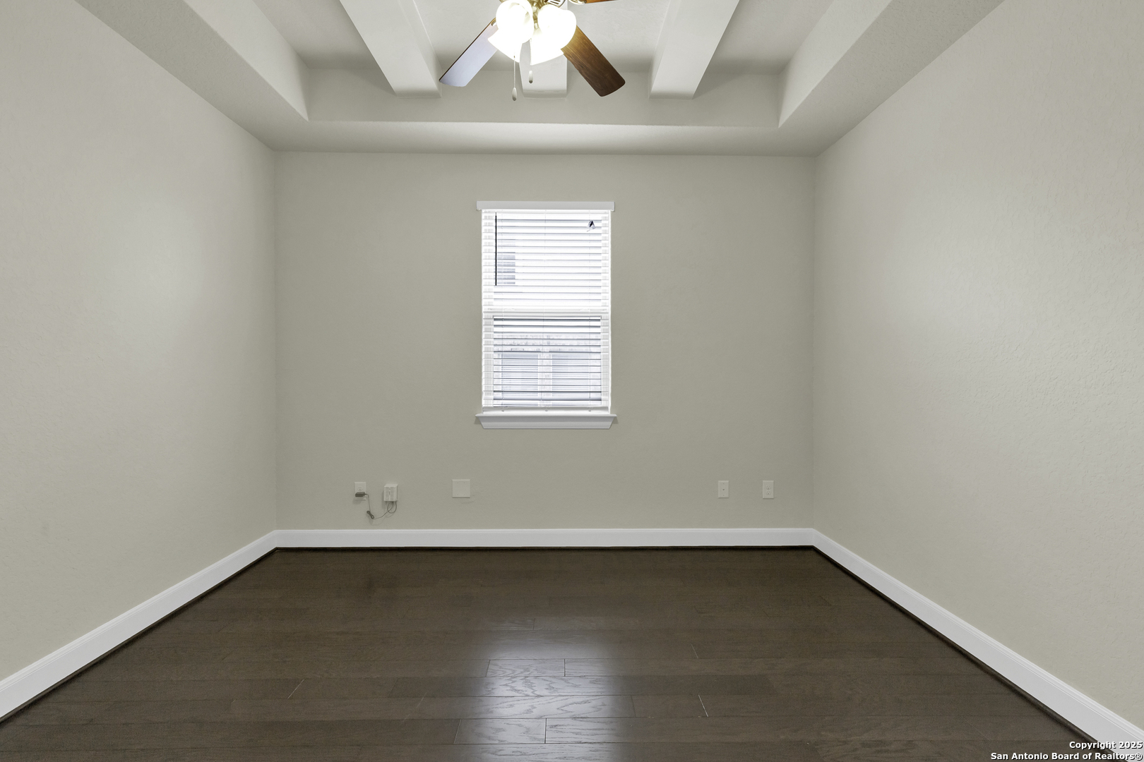 945 Foxbrook Way Cibolo, TX 78108 - Photo 5 of 20 an empty room with a window