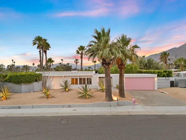 $925,000 | 483 East Francis Drive, Palm Springs, CA 92262