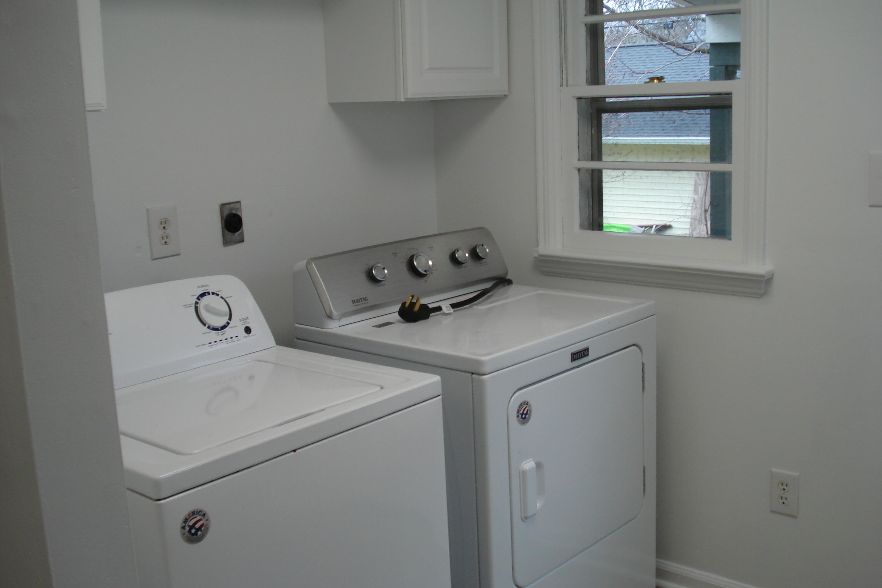 1837 Avon Road Southwest Roanoke, VA 24015 - Photo 5 of 10 DSC02274