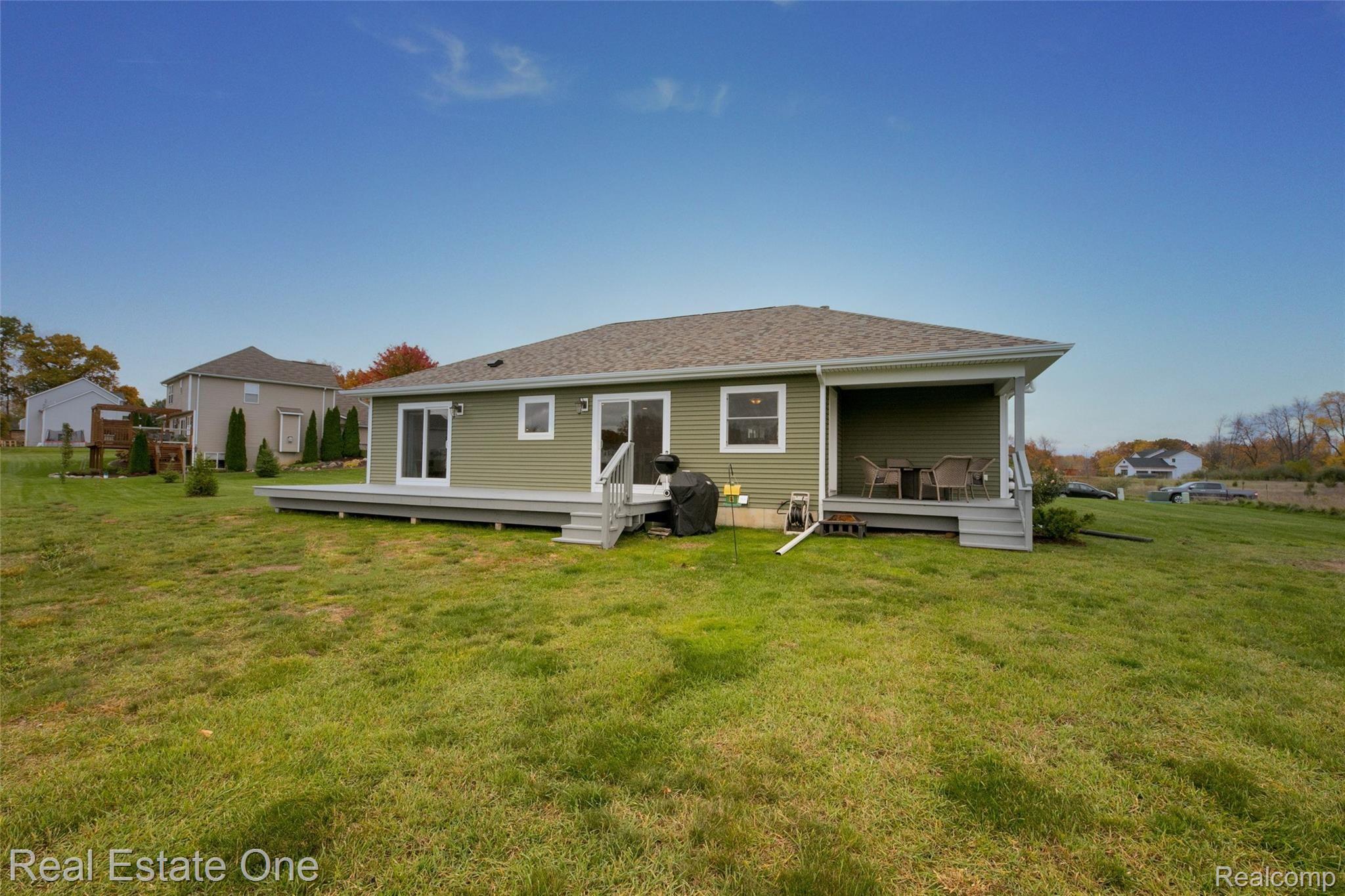 2746 Clivedon Road Howell, MI 48843 - Photo 59 of 61 IMG-6389b.jpg