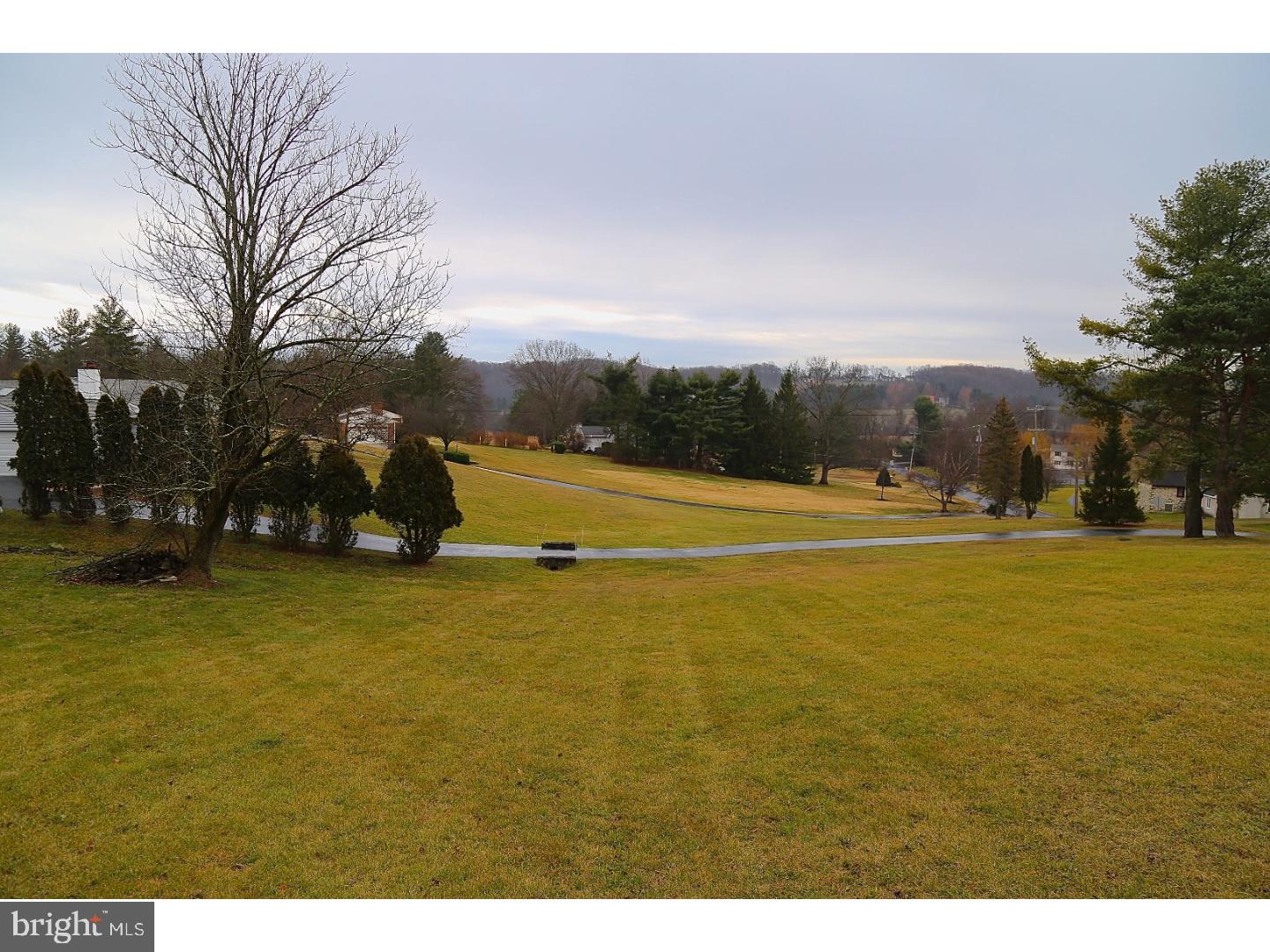 37 Street Road Newtown Square, PA 19073 - Photo 3 of 24 Back Yard