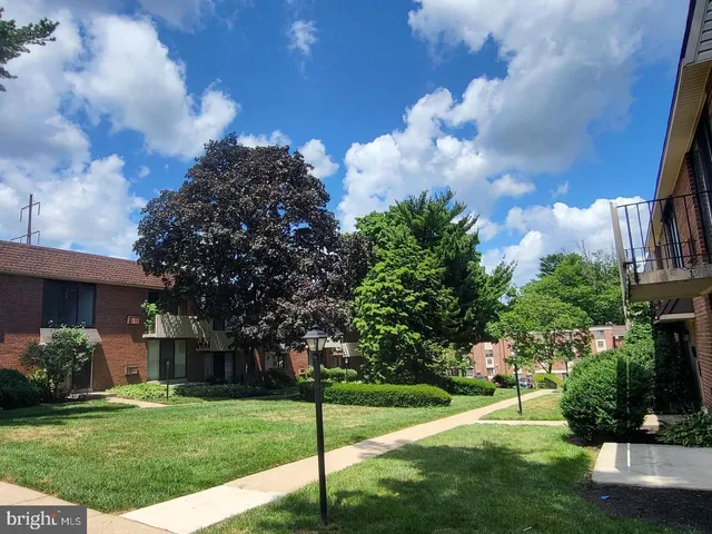 $1,299 | 100 East Glenolden Avenue, Unit R18, Glenolden, PA 19036