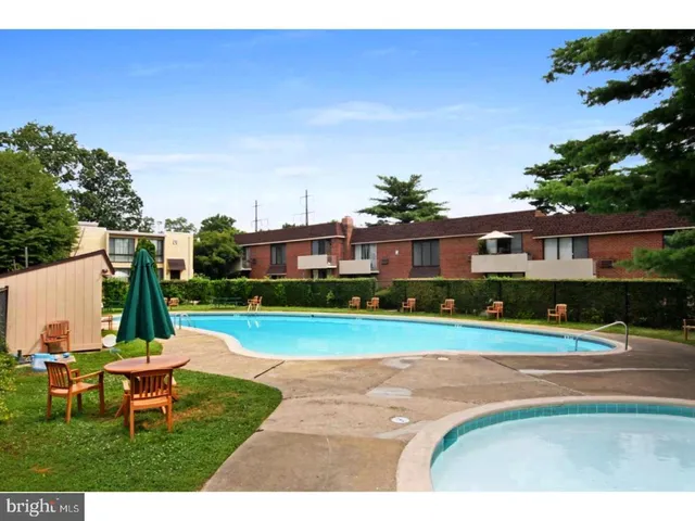 $1,299 | 100 East Glenolden Avenue, Unit R18, Glenolden, PA 19036