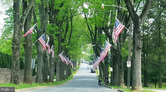 $1,299 | 100 East Glenolden Avenue, Unit R18, Glenolden, PA 19036