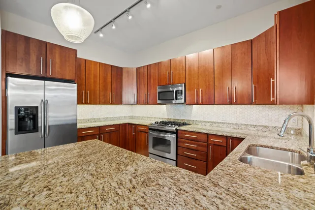 $4,500 | 1111 North Marshall Street, Unit 704, Milwaukee, WI 53202