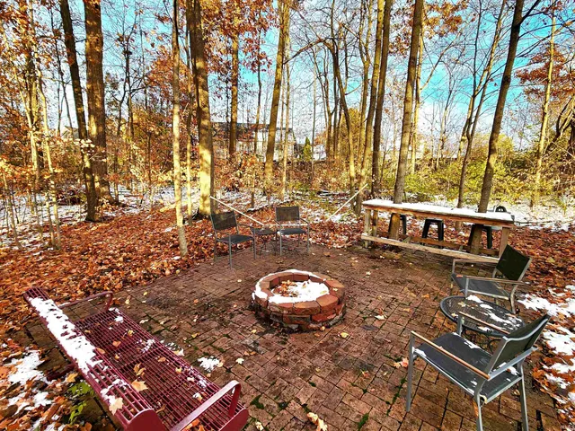 $369,900 | 9055 Seiler Road, New Haven, IN 46774