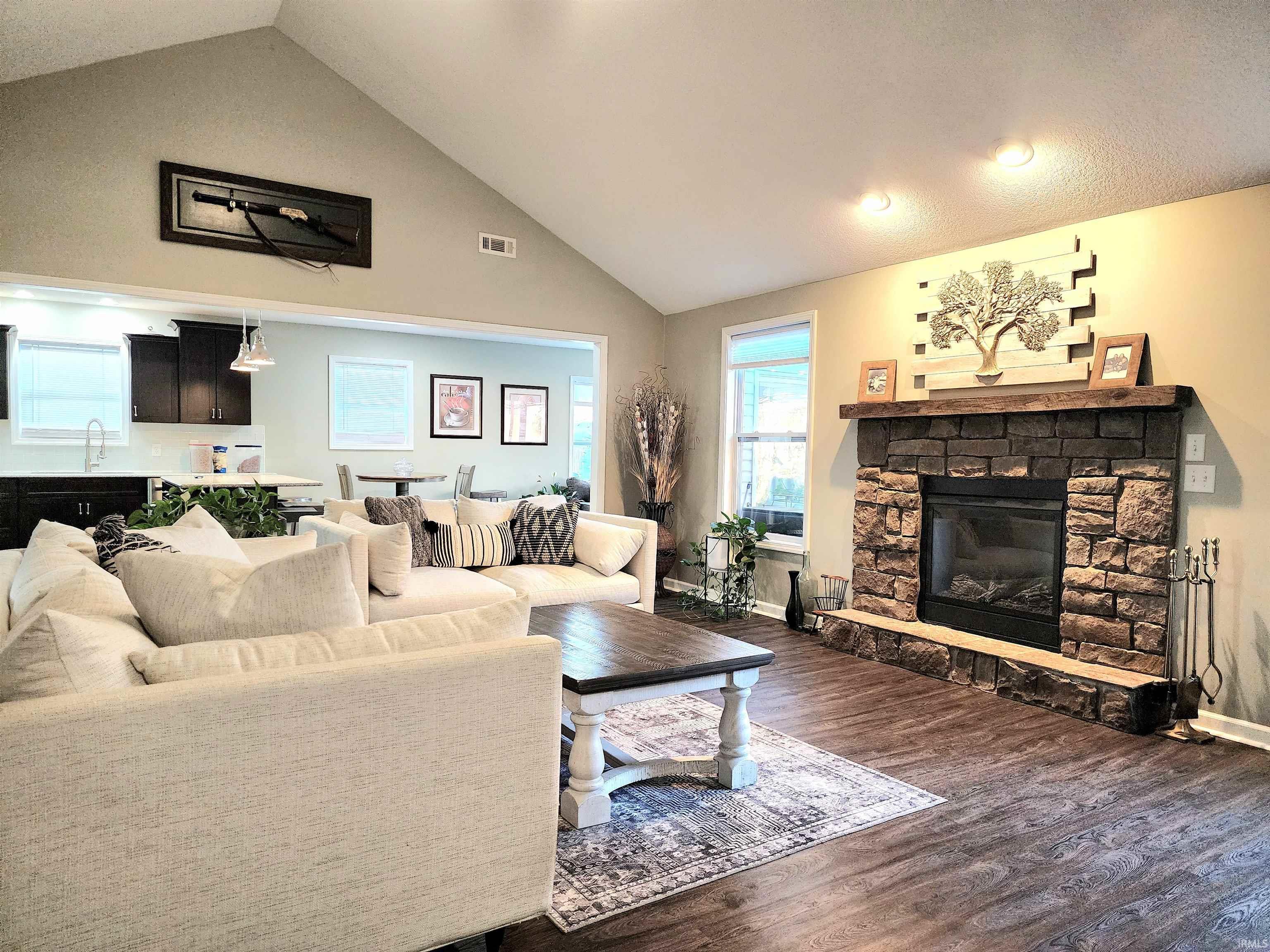 9055 Seiler Road New Haven, IN 46774 - Photo 4 of 36