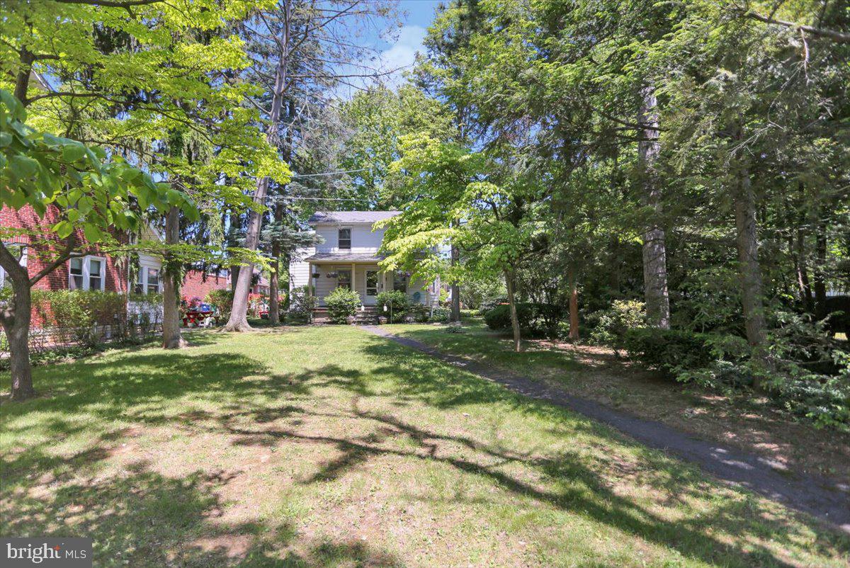 2115 Spring Street Reading, PA 19609 - Photo 4 of 25 Gallery Image 4